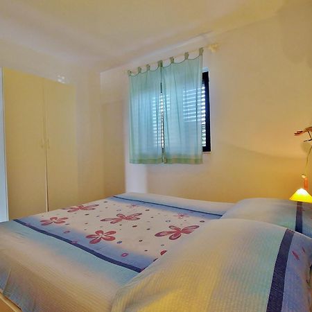 Apartments Eufemija ราบ ภายนอก รูปภาพ