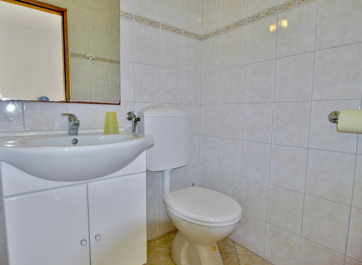Apartments Eufemija ราบ ภายนอก รูปภาพ