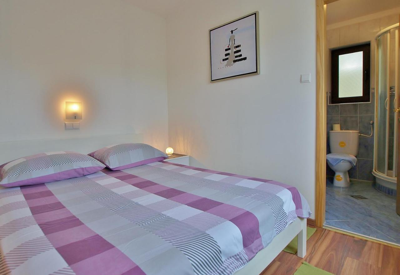 Apartments Eufemija ราบ ภายนอก รูปภาพ