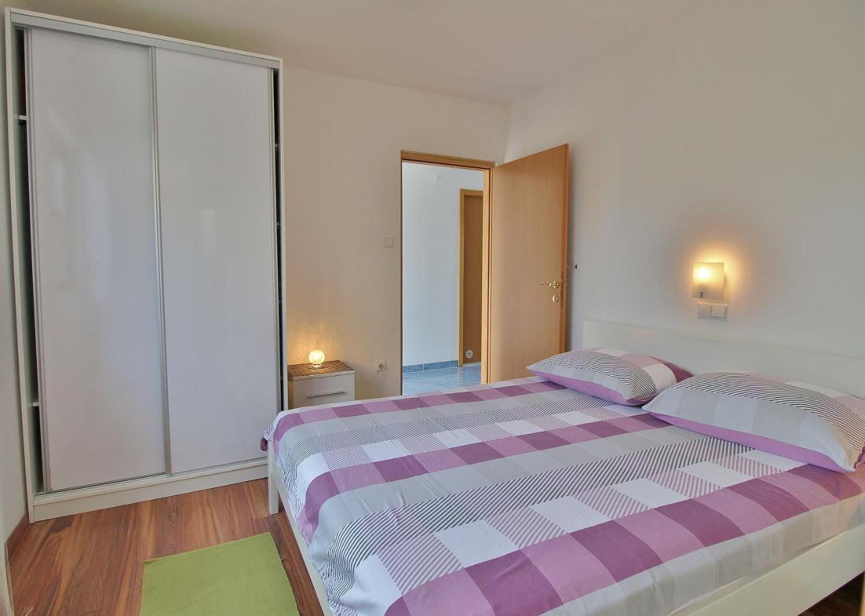 Apartments Eufemija ราบ ภายนอก รูปภาพ