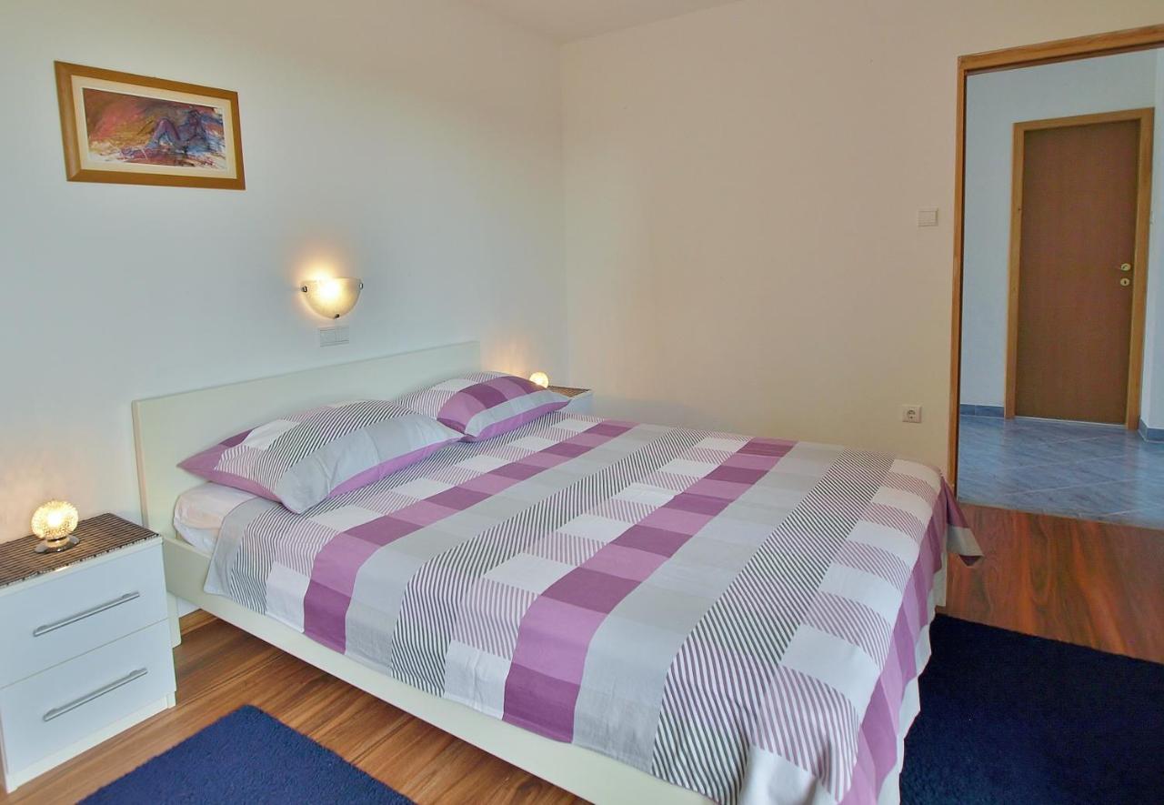Apartments Eufemija ราบ ภายนอก รูปภาพ