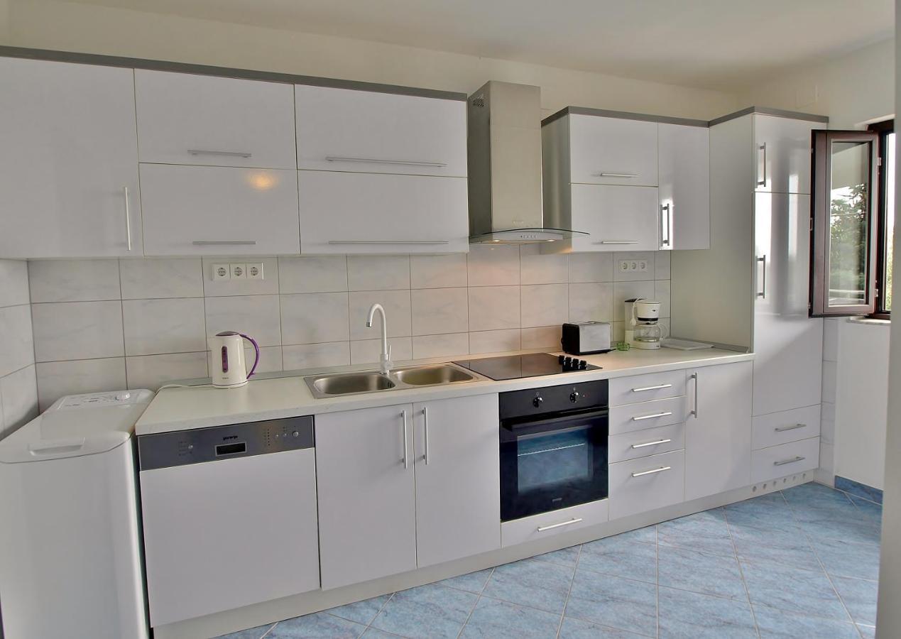 Apartments Eufemija ราบ ภายนอก รูปภาพ