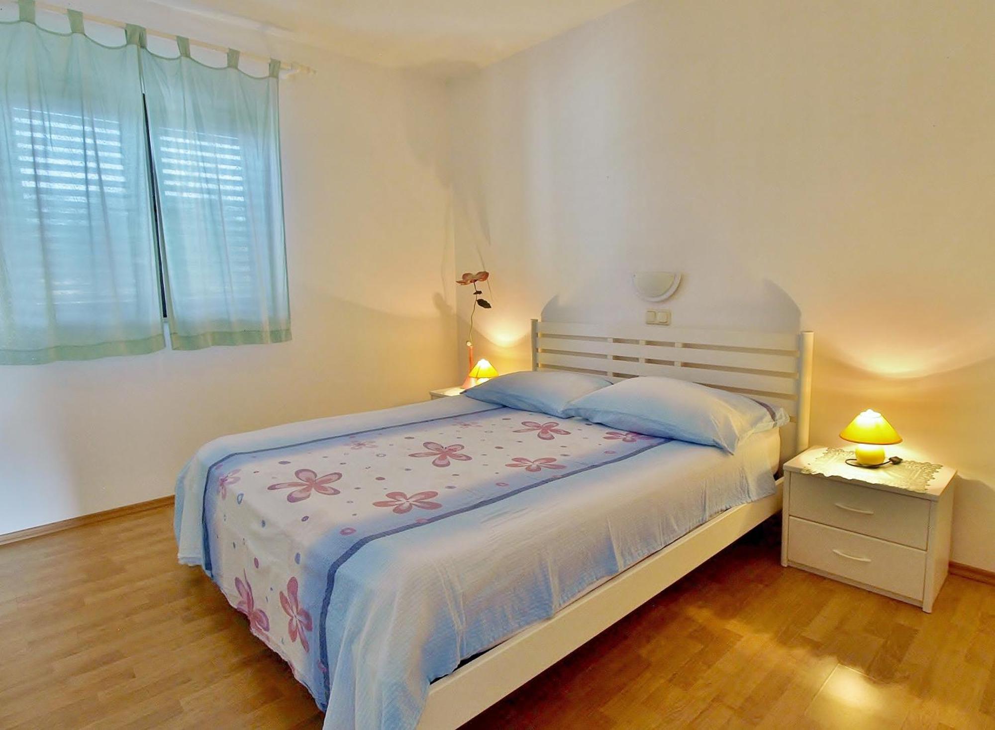 Apartments Eufemija ราบ ภายนอก รูปภาพ