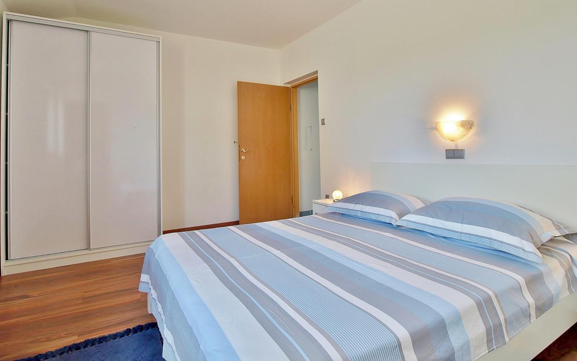 Apartments Eufemija ราบ ภายนอก รูปภาพ