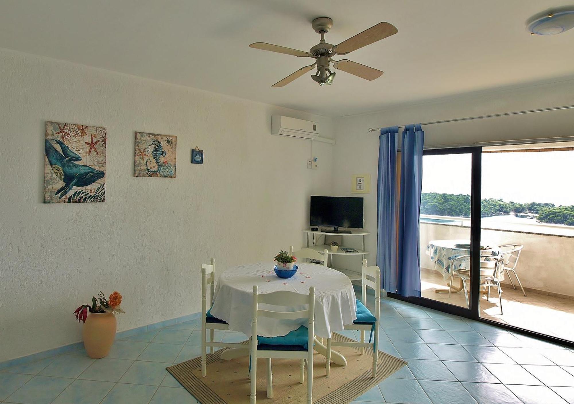 Apartments Eufemija ราบ ภายนอก รูปภาพ